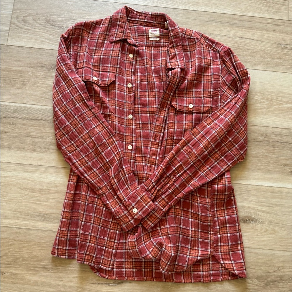 Levi long sleeve button-down